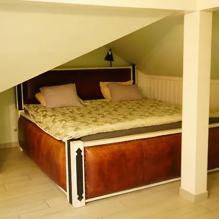 Antyki24 Nad Bialym Jeziorem Dom Na Przyjecia I Spotkania Sztum