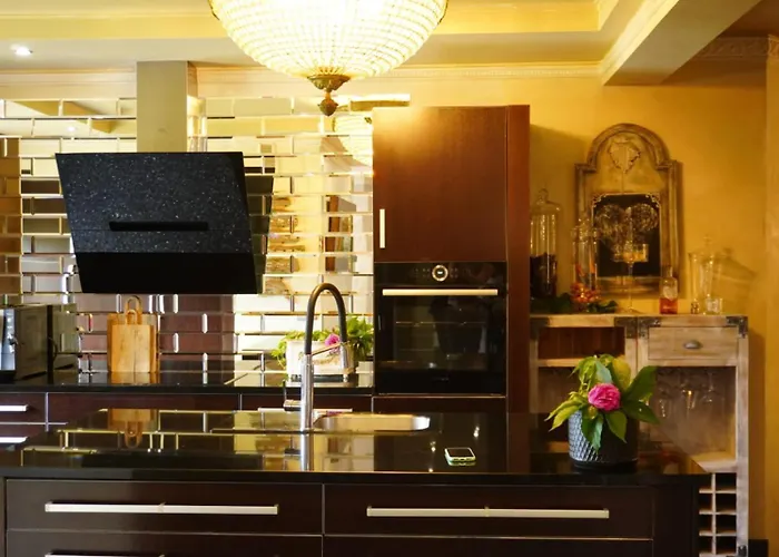 Vila Antyki24 Nad Bialym Jeziorem Dom Na Przyjecia I Spotkania